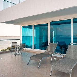 Two Queen Beds Corner Suite City or Ocean View